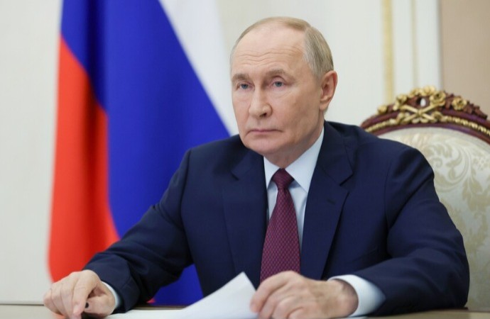  بوتين: روسيا قد توقف توريد  الغاز إلى الأسواق الأوروبية 