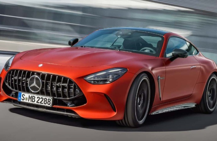 تراجع مبيعات "مرسيدس بنز"  بعد سنوات من جني الأرباح