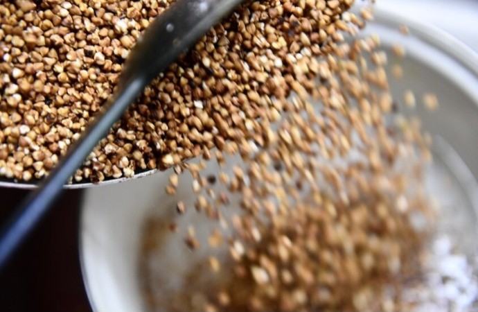 دميترييف يحذر: العالم  على أعتاب أزمة غذائية