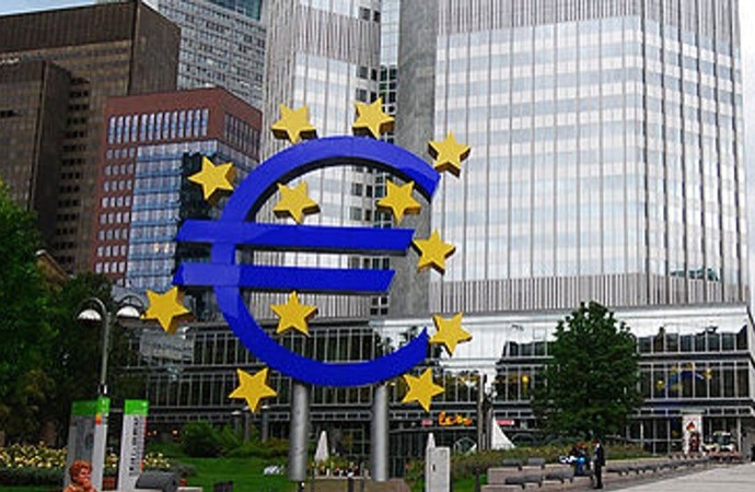  سندات منطقة اليورو تتجه نحو  أسوأ أداء شهري منذ سنوات