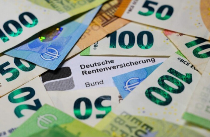  عجز الموازنة الفرنسية ينخفض  إلى 5.1 % في العام 2025 