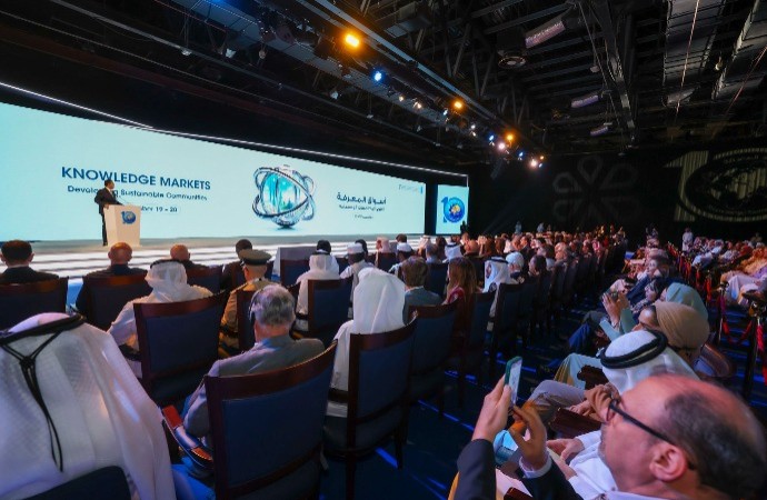 نماذج معرفية تسهم في صناعة  مستقبل البشرية وتخطي الأزمات