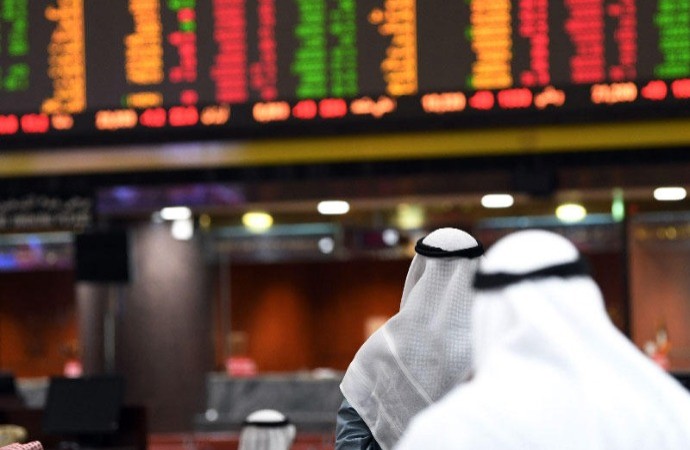 السوق السعودية تسجل أعلى إغلاق  منذ حزيران بدعم الأسهم المتوسطة