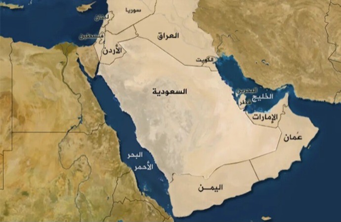 حركة الملاحة عبر مضيق هرمز  ترتفع قليلاً رغم استمرار التوترات