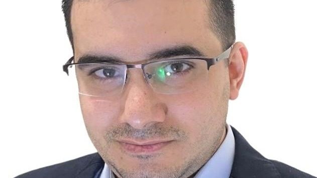 العقود الآجلة تواصل التراجع وسط التفاول باستدامة صادرات الخام