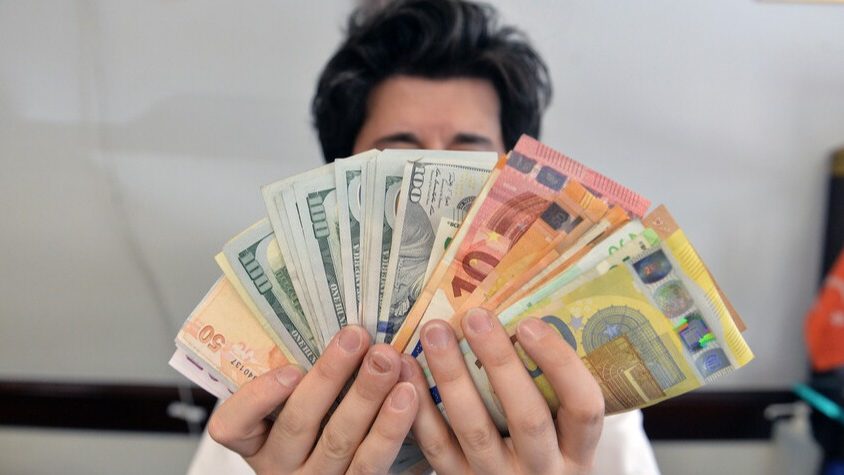 الصين تسرّع تدويل اليوان بأدوات جديدة للاستثمار والتمويل