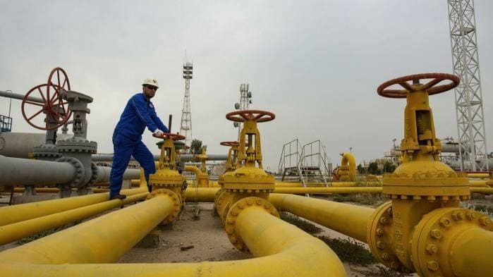 الإمارات ترفع إنتاج النفط إلى 4.4 ملايين برميل يوميا