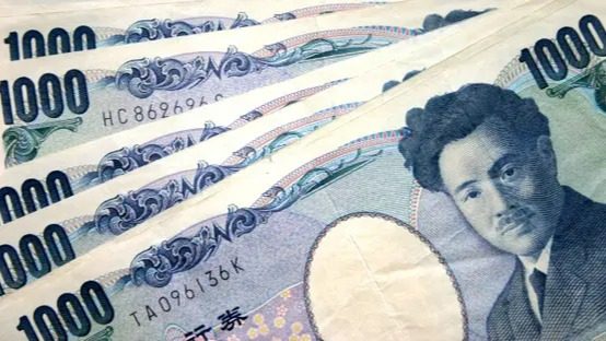 الين الياباني يتراجع في ظل ازدياد الرغبة بالمخاطرة