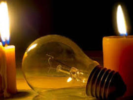 كيف عاد لبنان الى عهد العتمة والشموع