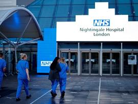 50 % من الأطباء في بريطانيا  سيغادرون NHS بحلول 2028
