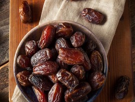 التمر: ثمرة مقدّسة وتاريخ طبّي حلو المذاق