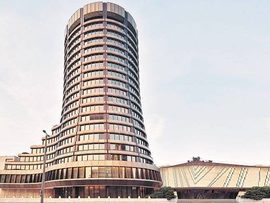 الاقتصاد العالمي يخوض معركة محورية مع التضخم ومخاطر النظام المصرفي