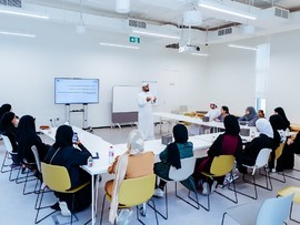 مجموعة بريد الإمارات تنظم ورش عمل لمسابقة تصميم طابع بريدي