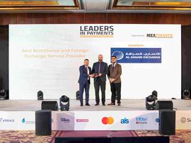 الأنصاري للخدمات المالية تحصد جائزتين  في حفل "قادة المدفوعات 2023" MEA 