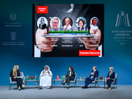 جلسة نقاش للامارات للشحن الجوي  حول تحديات الخدمات اللوجستية