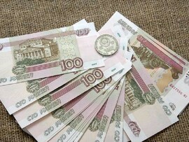 الروبل يتراجع امام العملات الرئيسية بعد ازدياد الطلب الداخلي على الدولار