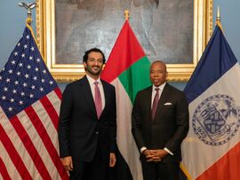 بن طوق يبحث وعمدة نيويورك تعزيز  التعاون في القطاعات الاقتصادية الجديدة