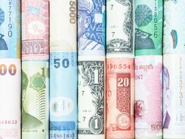 تباطؤ النمو الاقتصادي العالمي قد يعيد ترتيب العملات الرئيسية