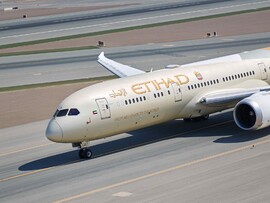 الاتحاد للطيران تحتفل بالذكرى الأولى  لعمليات المبنى A في مطار زايد الدولي