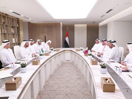 الإمارات وقطر تبحثان تنمية الشراكة  الاقتصادية وتعزيز فرص التعاون 