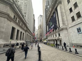  "يو بي اس " يخفض تصنيف الاسهم الاميركية بسبب رسوم ترامب 