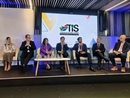 بن طوق يشارك في النسخة الأولى  لـ "قمة الاستثمار السياحي الإفريقية" 