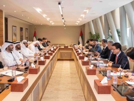 وزير الاقتصاد والسياحة الاماراتي  يستقبل وفداً من كوريا الجنوبية 