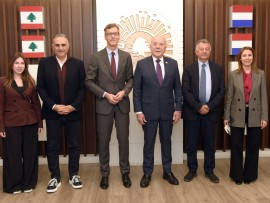  غرفة طرابلس وسفير هولندا  يناقشان سبل التعاون المشترك 