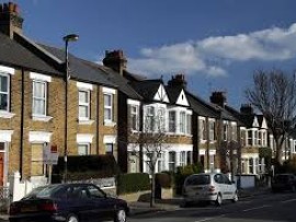 أسعار المنازل البريطانية  ترتفع 1 % خلال عام 