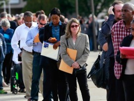 تراجع طلبات إعانة البطالة  الأميركية أكثر من المتوقع