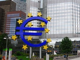   التوترات الجيوسياسية تدفع بنوك منطقة اليورو لتشدد شروط الاقراض