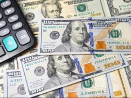  سعر الدولار يرتفع قليلاً بدعم من  صعود النفط وترقب بيانات التضخم
