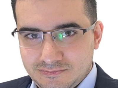 العقود الآجلة تواصل التراجع وسط التفاول باستدامة صادرات الخام