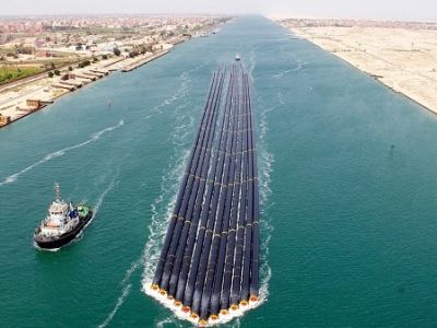 تقرير دولي يرصد تحولا لافتا في مصروقناة السويس في قلب المشهد