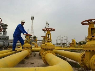 الإمارات ترفع إنتاج النفط إلى 4.4 ملايين برميل يوميا